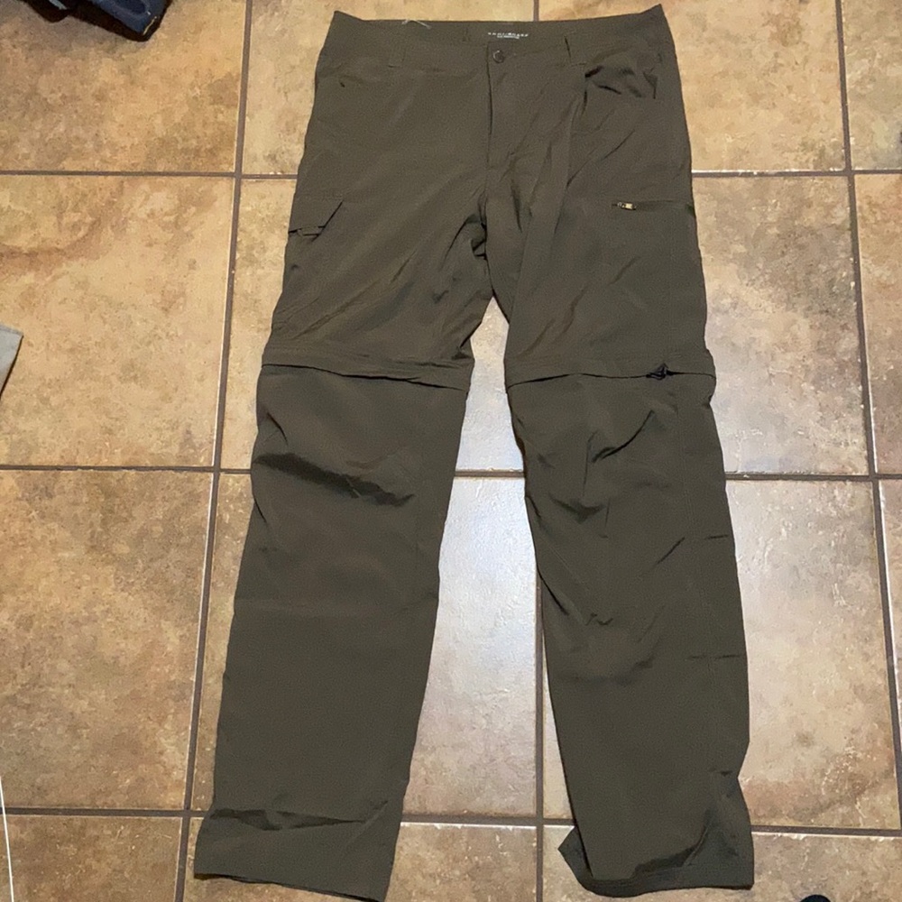 36x34 Columbia Omni-Shade Hiking Pants/Shorts